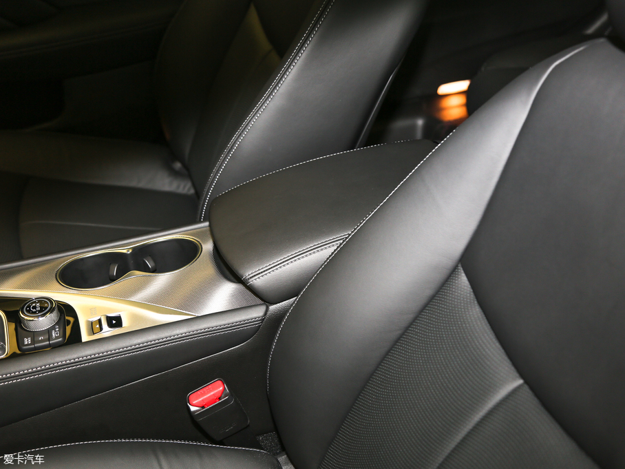 2018��Ӣ�����Q50L 2.0T �M���� ��VI