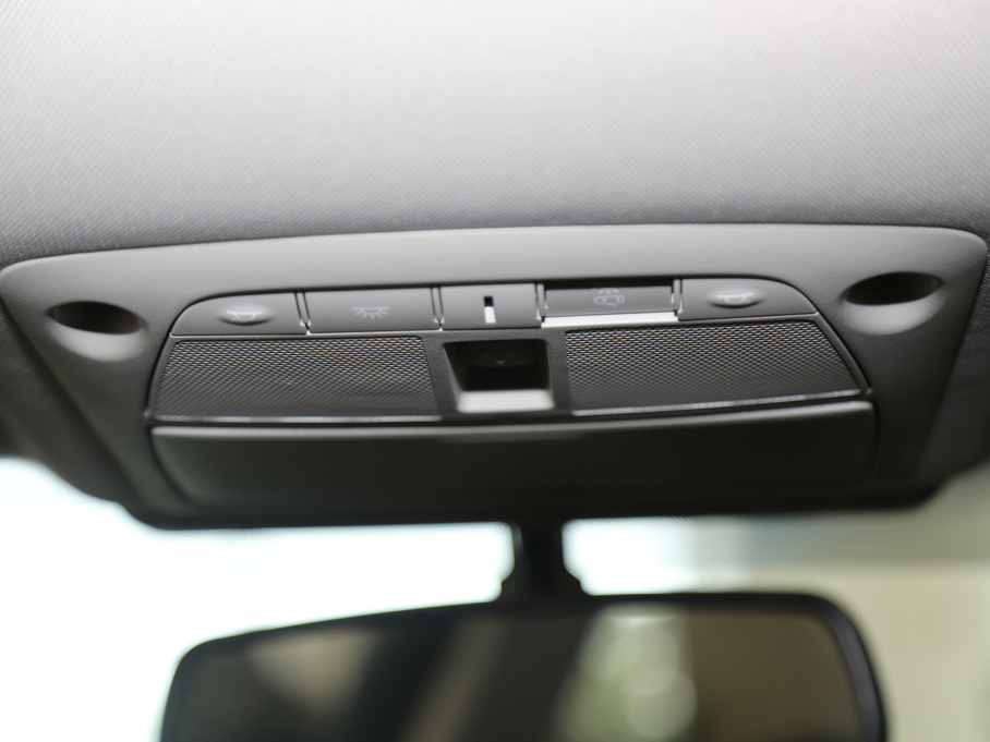 2018��Ӣ�����Q50L 2.0T �M���� ��VI