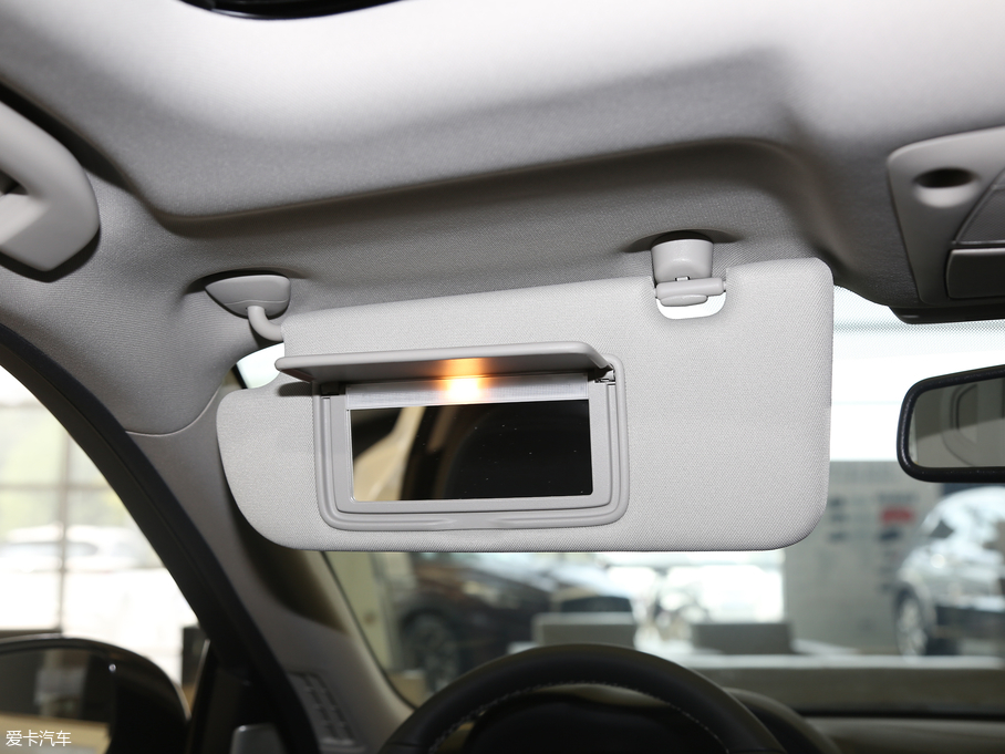 2018��Ӣ�����Q50L 2.0T �M(j��n)���� ��VI