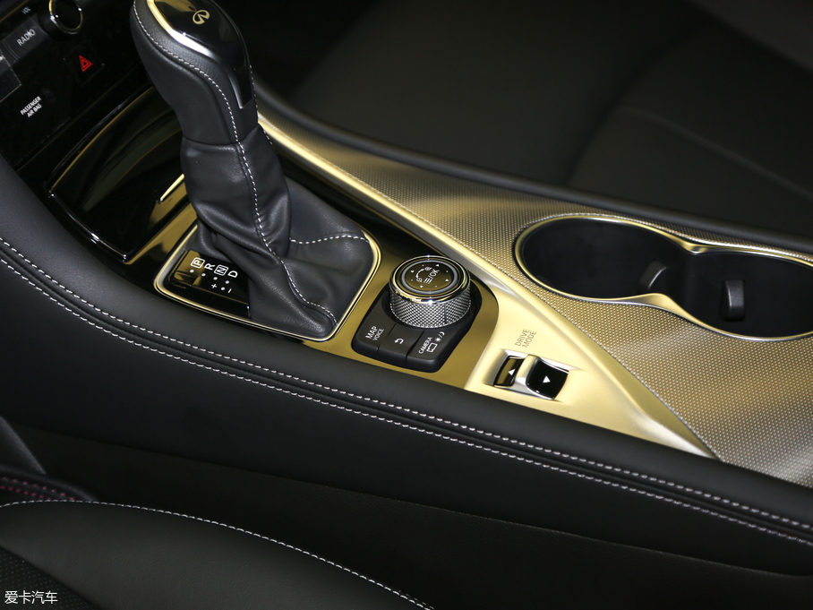 2018��Ӣ�����Q50L 2.0T �M���� ��VI