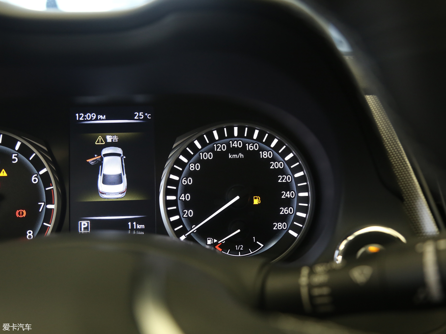 2018ӢQ50L 2.0T M VI