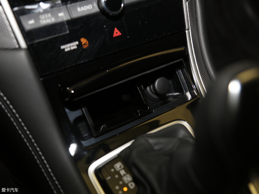 2018ӢQ50L 2.0T M VI