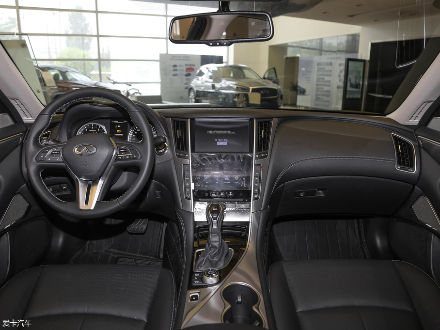 2018ӢQ50L 2.0T M VI