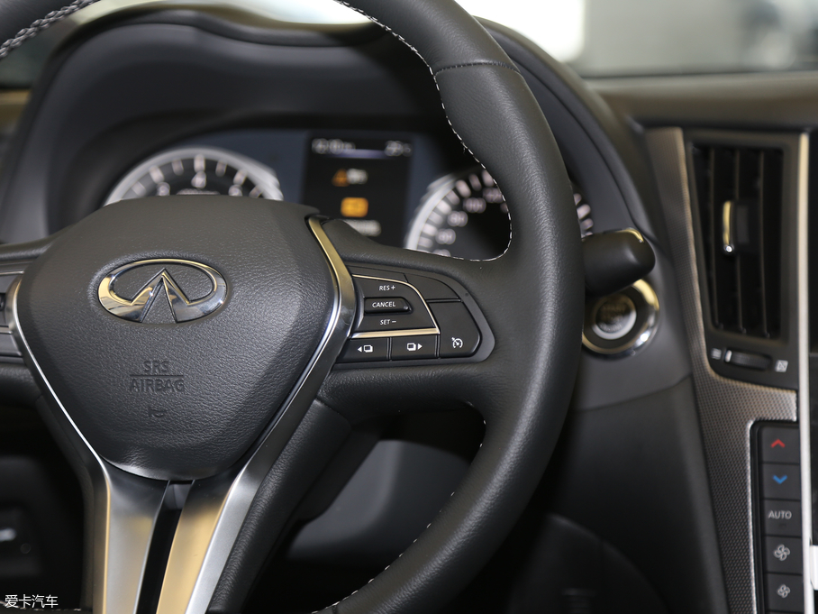 2018��Ӣ�����Q50L 2.0T �M���� ��VI