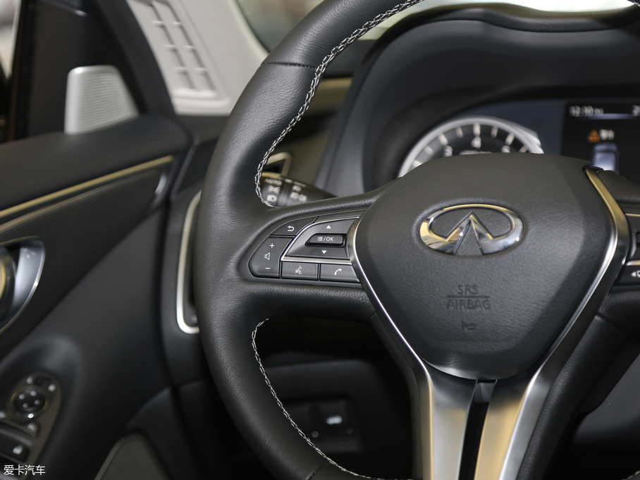 2018ӢQ50L 2.0T M VI