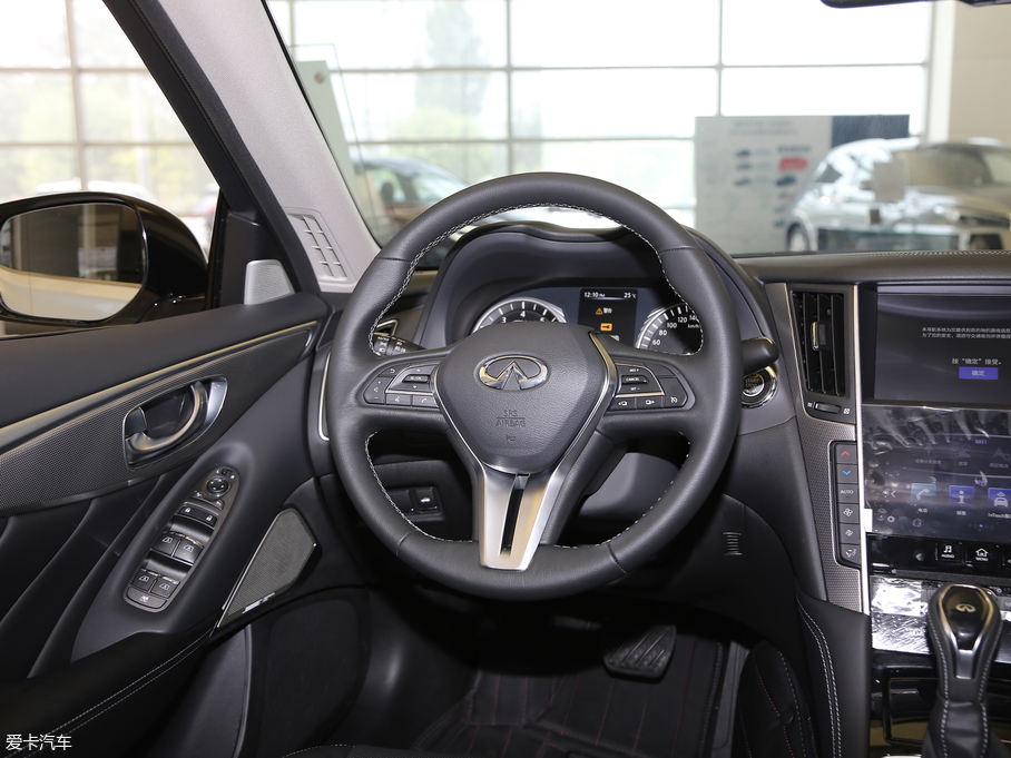 2018ӢQ50L 2.0T M VI