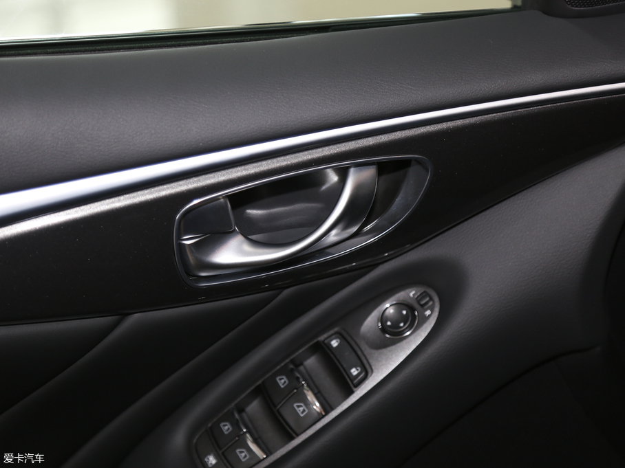 2018ӢQ50L 2.0T m VI