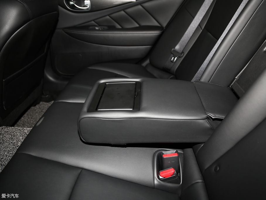 2018ӢQ50L 2.0T m VI