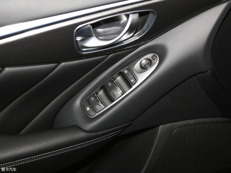 2018��Ӣ�����Q50L 2.0T ���m�� ��VI