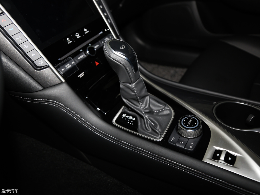 2018��Ӣ�����Q50L 2.0T ���m�� ��VI