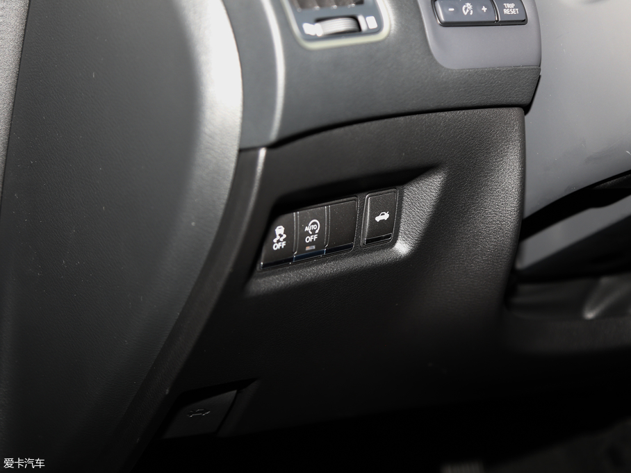 2018��Ӣ�����Q50L 2.0T ���m�� ��VI