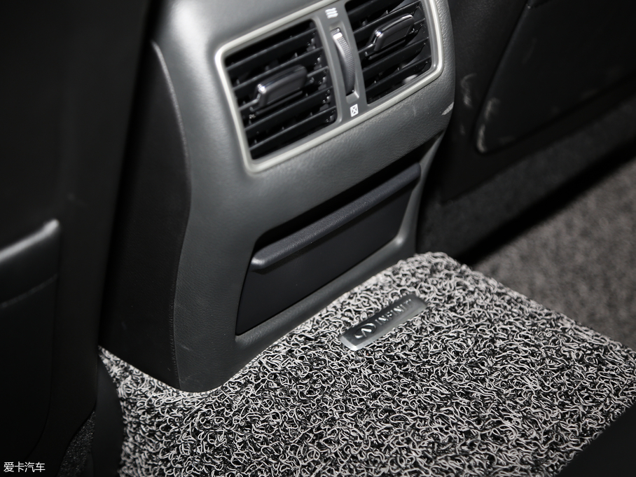 2018��Ӣ�����Q50L 2.0T ���m�� ��(gu��)VI