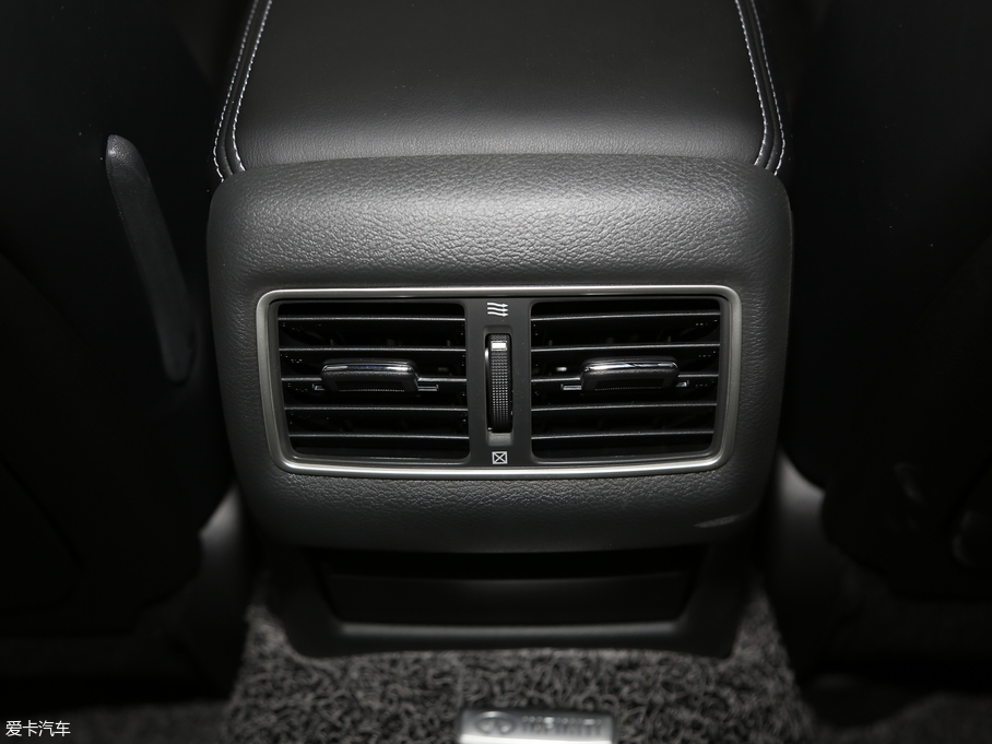 2018��Ӣ�����Q50L 2.0T ���m�� ��VI