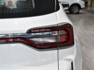 2021款1.5T CVT劲趣版 尾灯