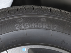 2021款1.5L 手动劲酷版 轮胎尺寸