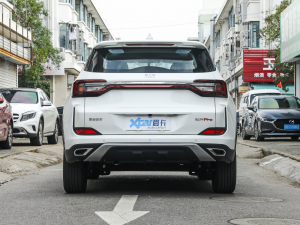 2021款1.5L CVT劲耀版 正后	