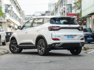 2021款1.5L CVT劲耀版 左后45度
