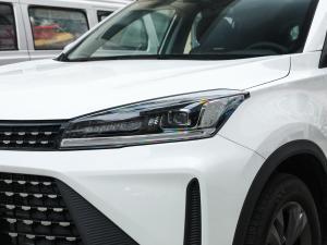 2021款1.5L CVT劲耀版 大灯