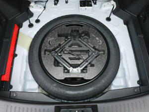 2021款1.5L CVT劲耀版 备胎