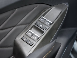 2023 300 H {܇(ch)ƅ^(q)	