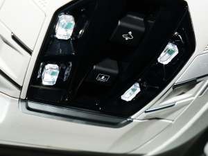 2023 300 HR п؅^(q)