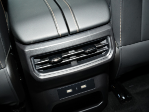 2023 300 HR п؅^(q)