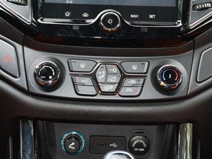 2017款1.5T CVT尊贵型 空调调节