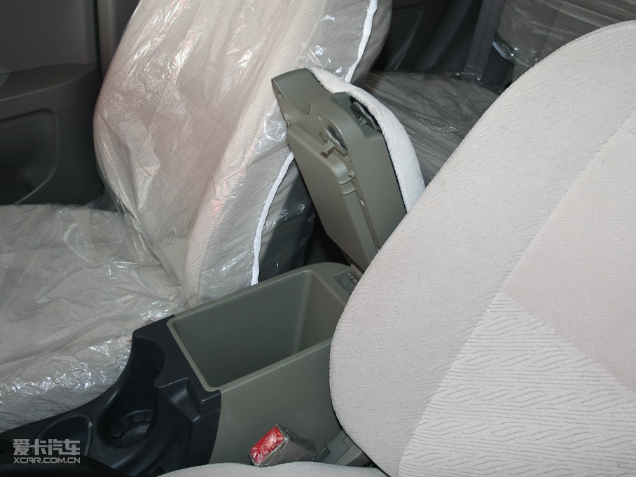 2011ʥ_ 2.0L ̓քF