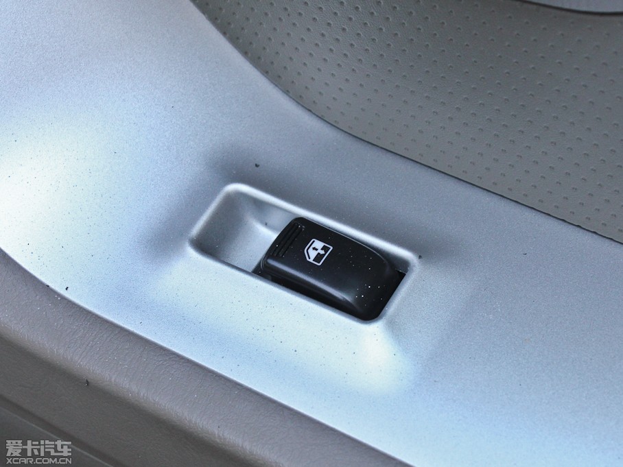 2012ʥ_ 2.0L քӃA