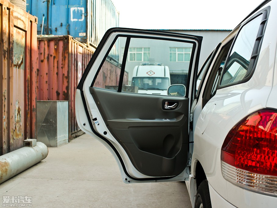 2012ʥ_ 2.0L քӃm