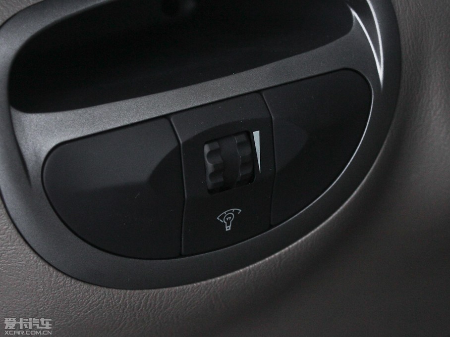 2012ʥ_ 2.0L քӃ촰