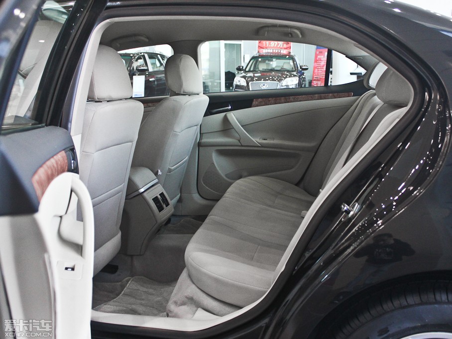 2013·ʢE70 2.0L Ԅm 