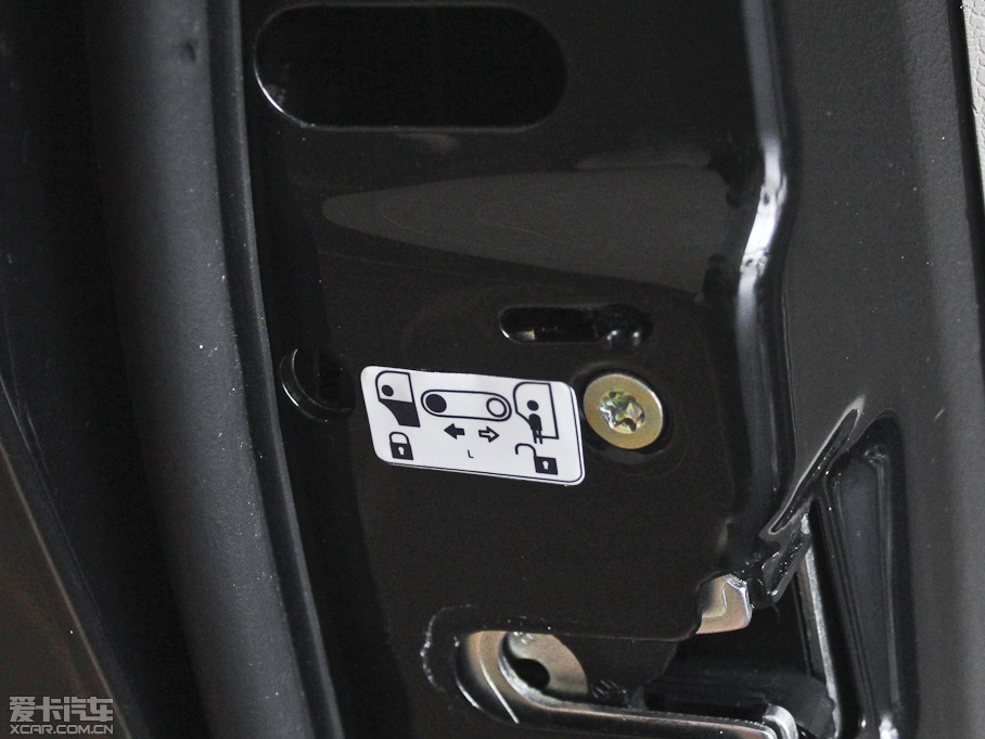 2013·ʢE70 2.0L Ԅm 