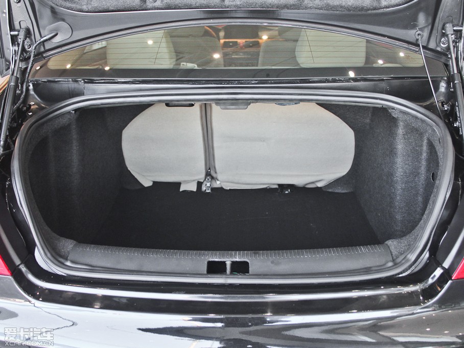 2013·ʢE70 2.0L Ԅ(dng)m 