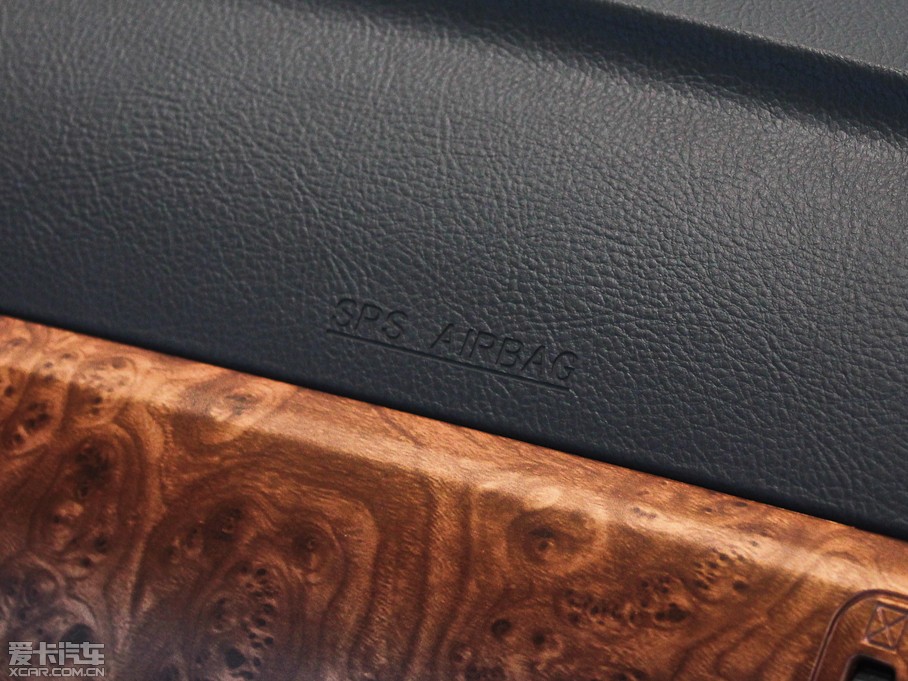 2013·ʢE70 2.0L Ԅm 