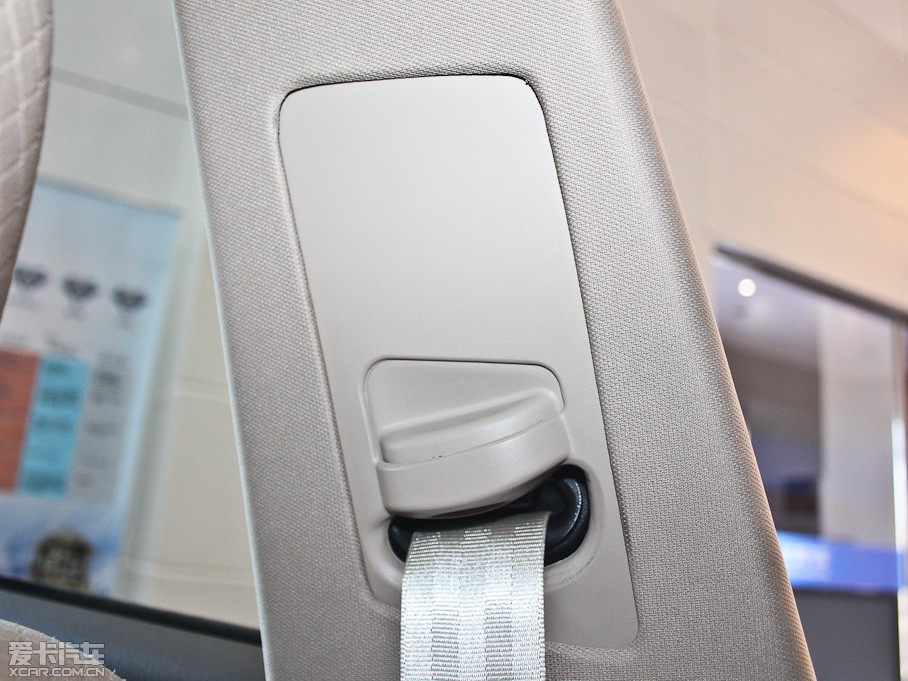 2013·ʢE70 2.0L Ԅm 