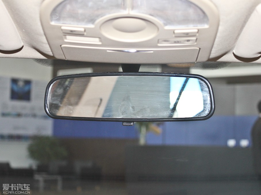 2013·ʢE70 2.0L Ԅm 