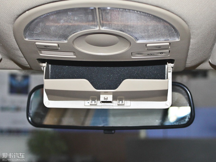 2013·ʢE70 2.0L Ԅm 