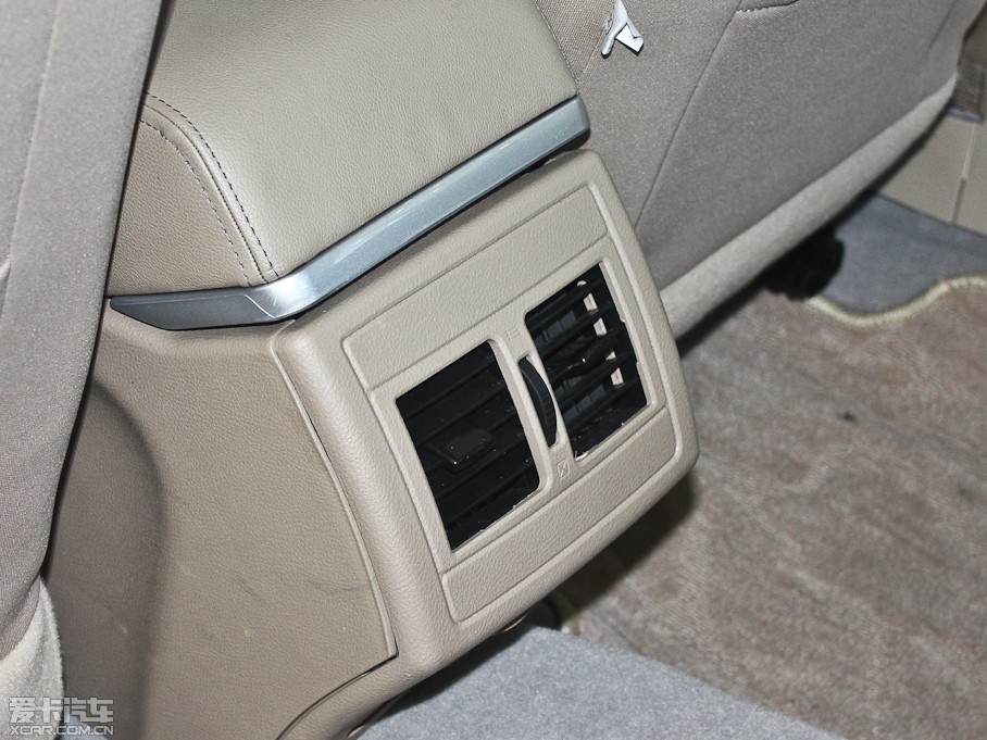 2013·ʢE70 2.0L Ԅm 