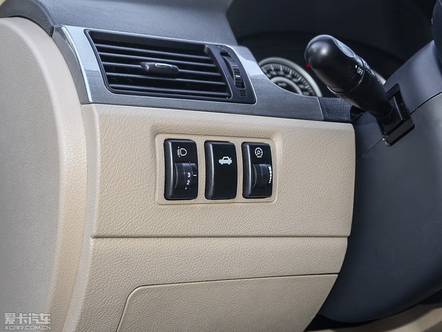 2013·ʢE70 2.0L ք(dng)m 