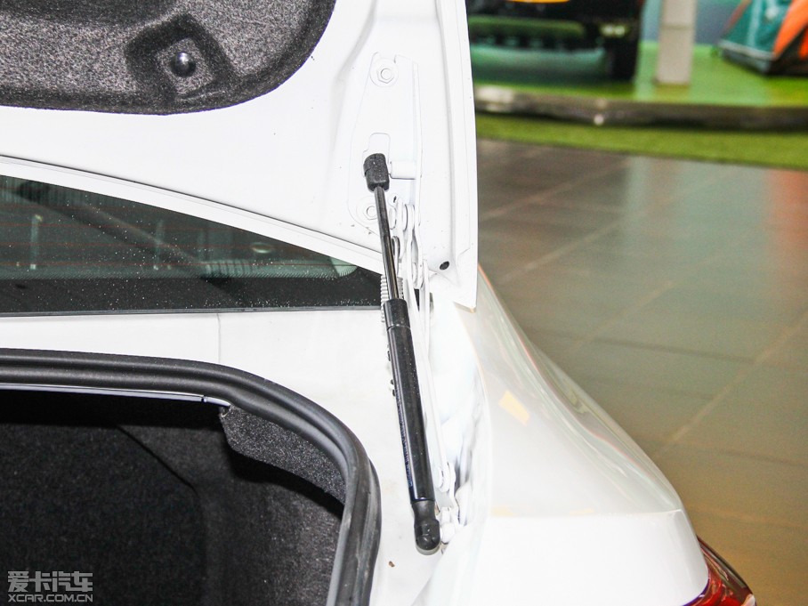 2013·ʢE70 2.0L քF 