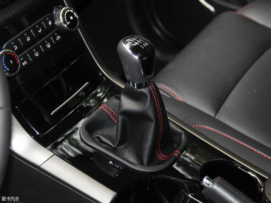 華泰汽車2015款新圣達菲