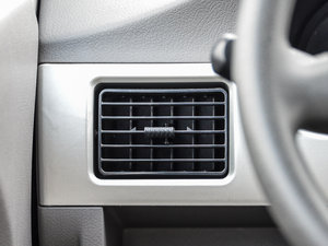 2014款1.2L 舒适型 中控区