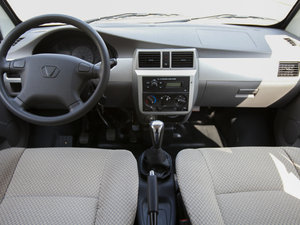 2014款1.2L 舒适型 中控区