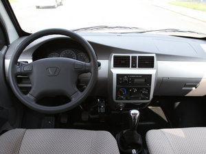 2014款1.2L 舒适型 中控区