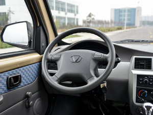 2014款1.2L 舒适型 中控区