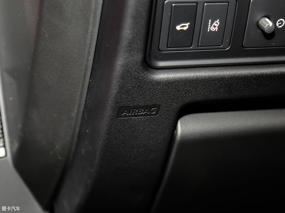 2019lF 240PS SEDynamic V