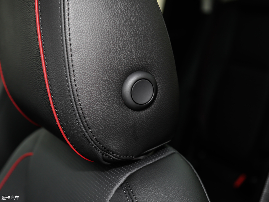 2019lF 240PS SEDynamic V