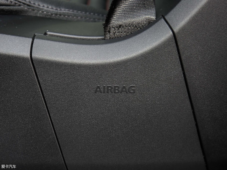 2019lF 240PS SEDynamic V