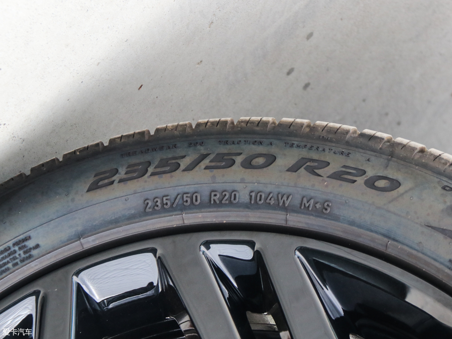 2020٘O 249PS R-DYNAMIC HSE Aư